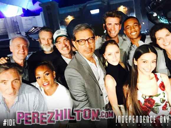 independence-day-resurgence-cast-photo__oPt