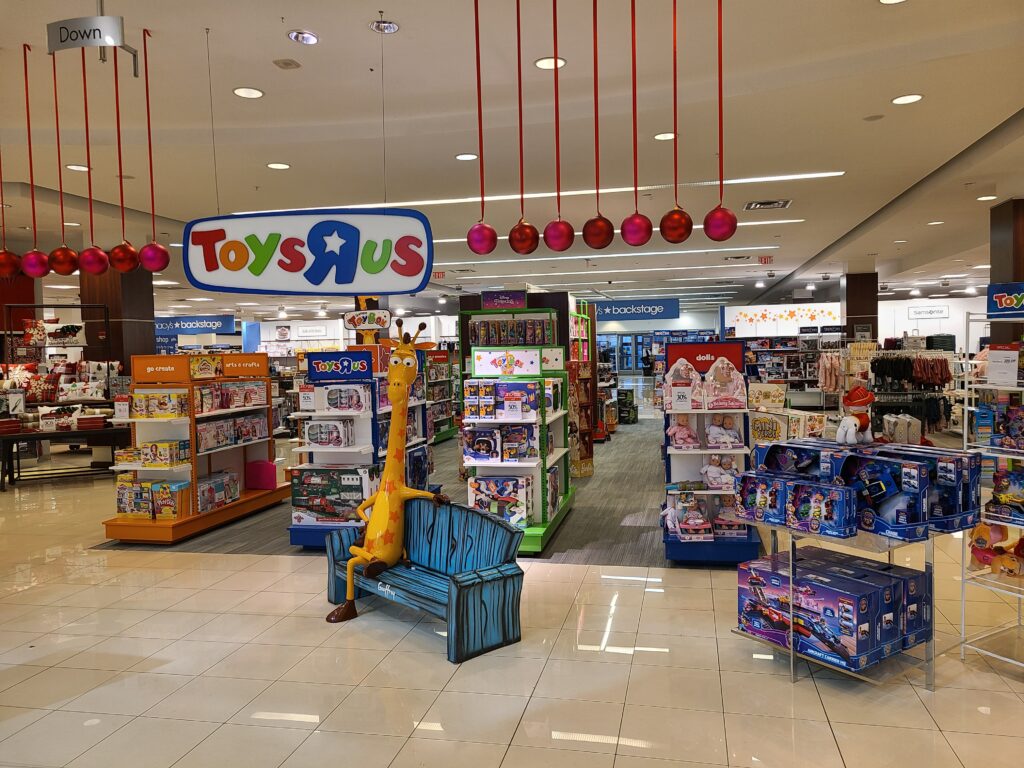 Yes it's true! Toys R Us - Westfield Garden State Plaza